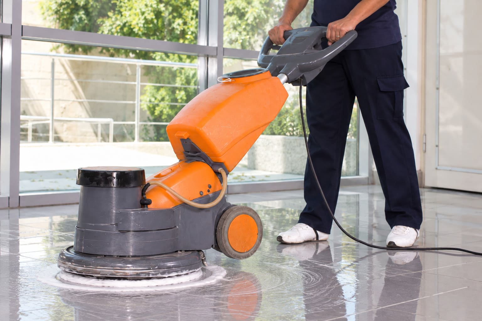 פוליש וקרצוף